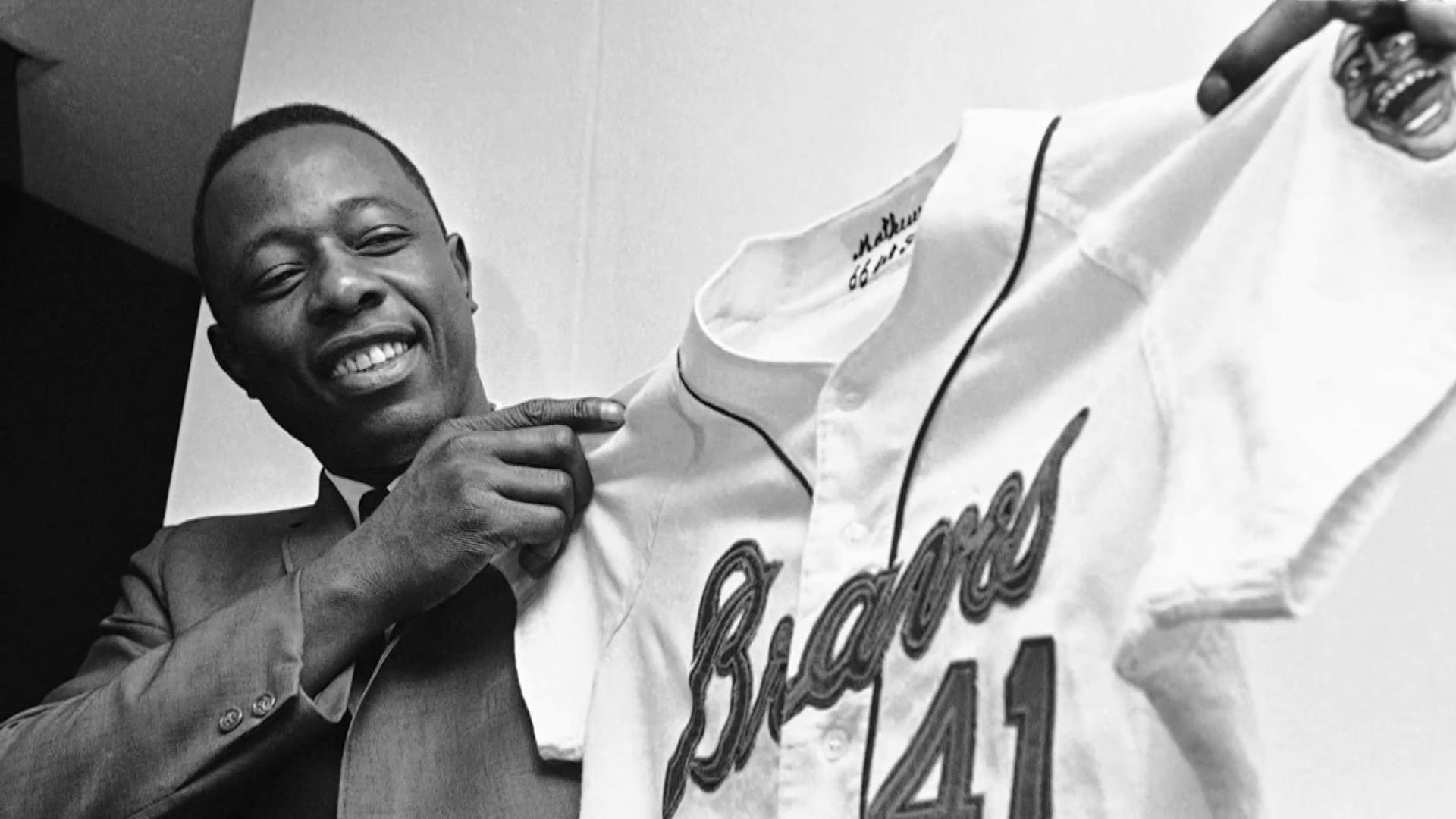 Hank Aaron, Baseball's Home Run King Who Defied Racism, Dies at 86 - The  New York Times