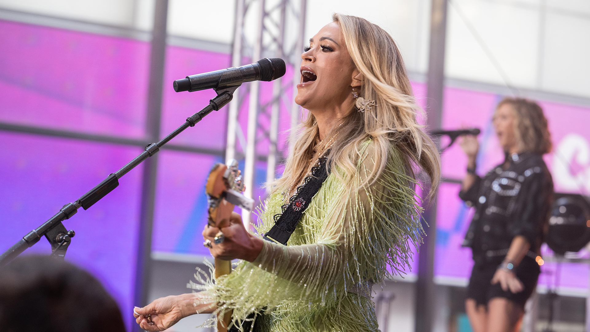 Carrie Underwood The Today Show Interview, October 14, 2022 – Star Style