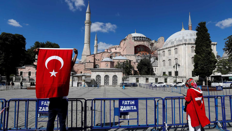 اردوغان  ترکیه  را  دوباره  به  مسجد