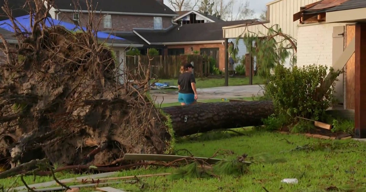 In wake of Hurricane Laura, Louisiana begins massive cleanup