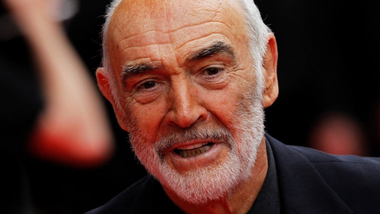 Sean Connery, who embodied a James Bond of sly humor and style, dies at 90